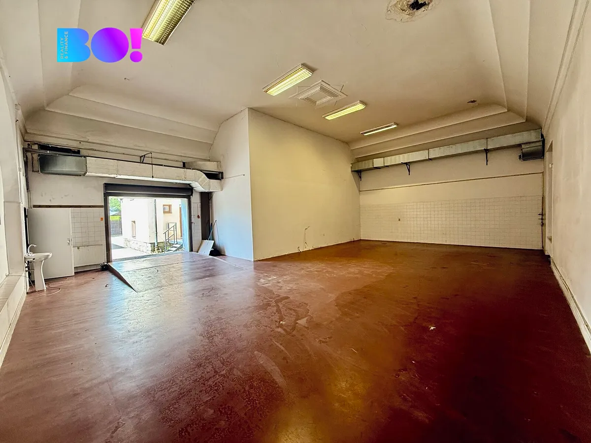 Pronájem skladového prostoru 122 m²
